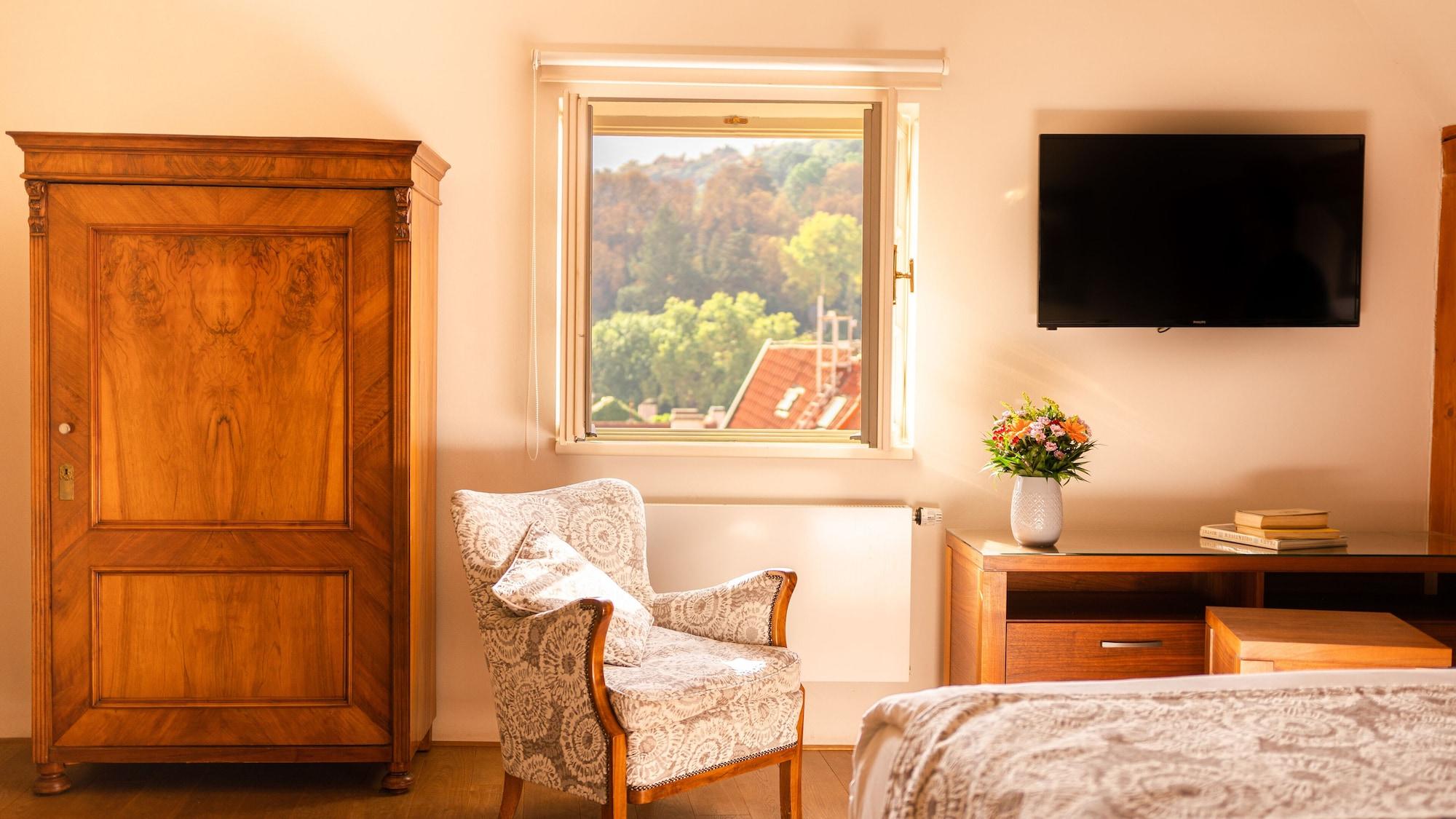 Hotel Golden Key Prague Castle Ngoại thất bức ảnh
