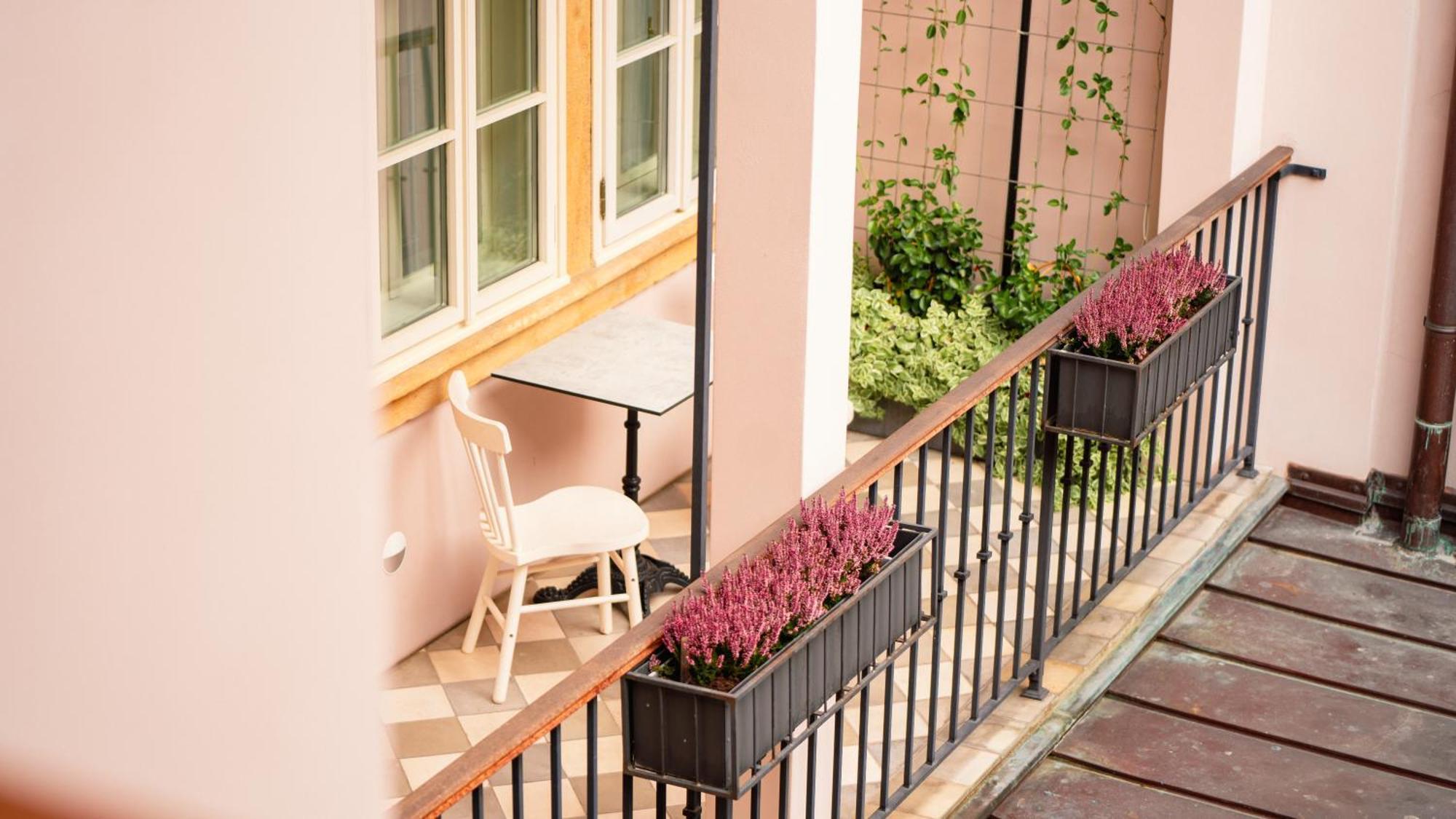 Hotel Golden Key Prague Castle Ngoại thất bức ảnh