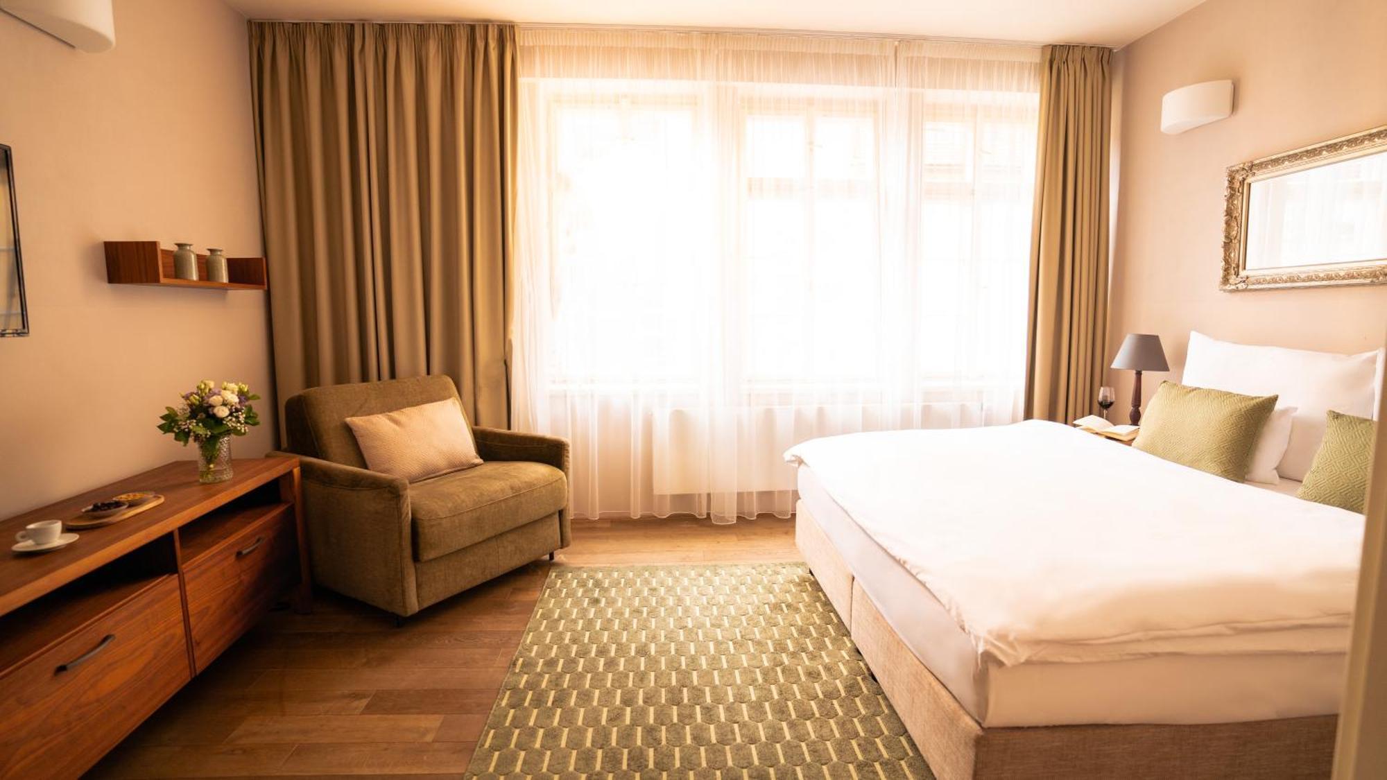 Hotel Golden Key Prague Castle Ngoại thất bức ảnh